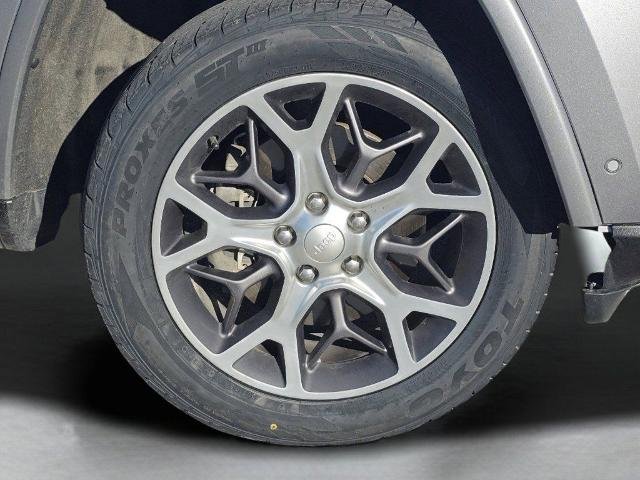Used 2018 Billet Silver Metallic Clearcoat Jeep  image 18