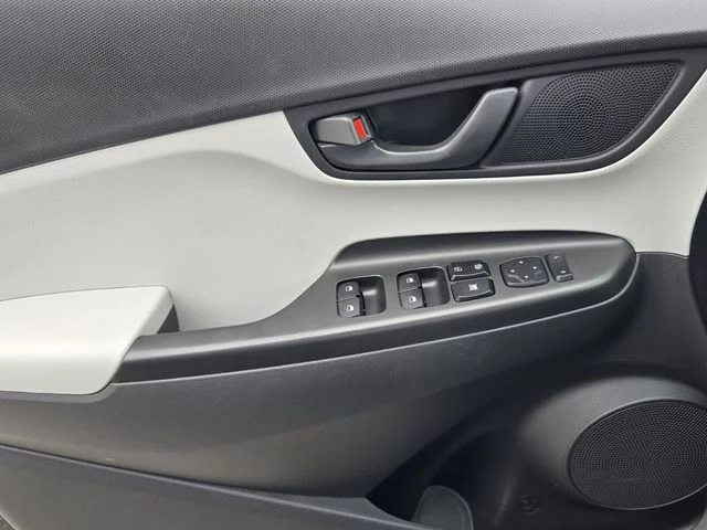 2023 Hyundai Kona SE - Photo 27