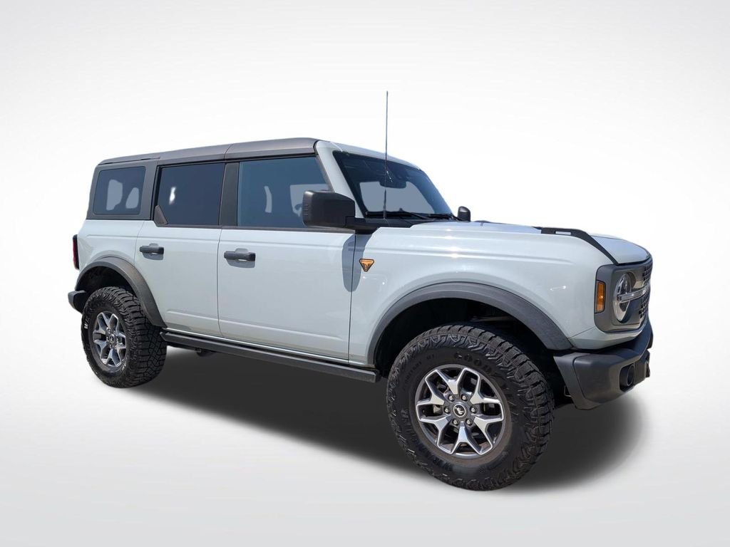 Used 2022 Green Ford Badlands image 2