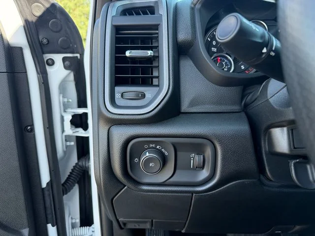 2026 RAM 3500 Chassis Tradesman - Photo 26