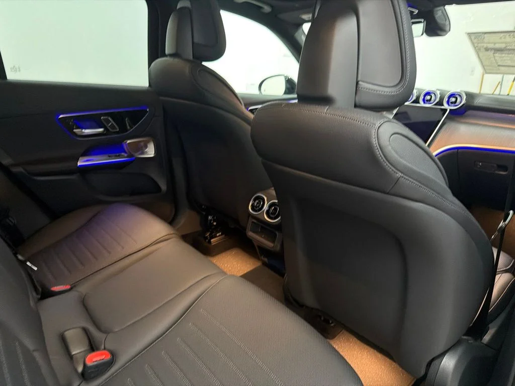 New 2027 Black Mercedes-Benz GLC 300 image 24