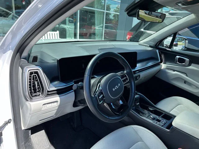 Used 2025 White Kia S image 16
