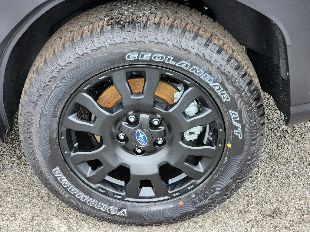 New 2026 CRYSTAL BLACK SILICA Subaru Wilderness image 4