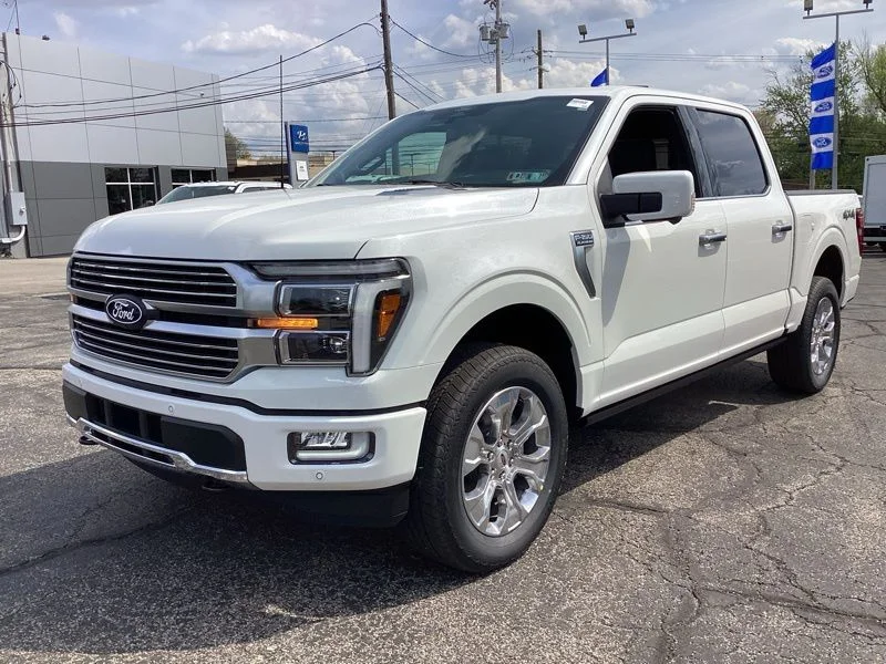 New 2026 Star White Metallic Tri-Coat Ford Platinum® image 4