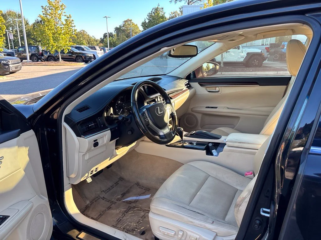 Used 2015 Black Lexus 350 image 5