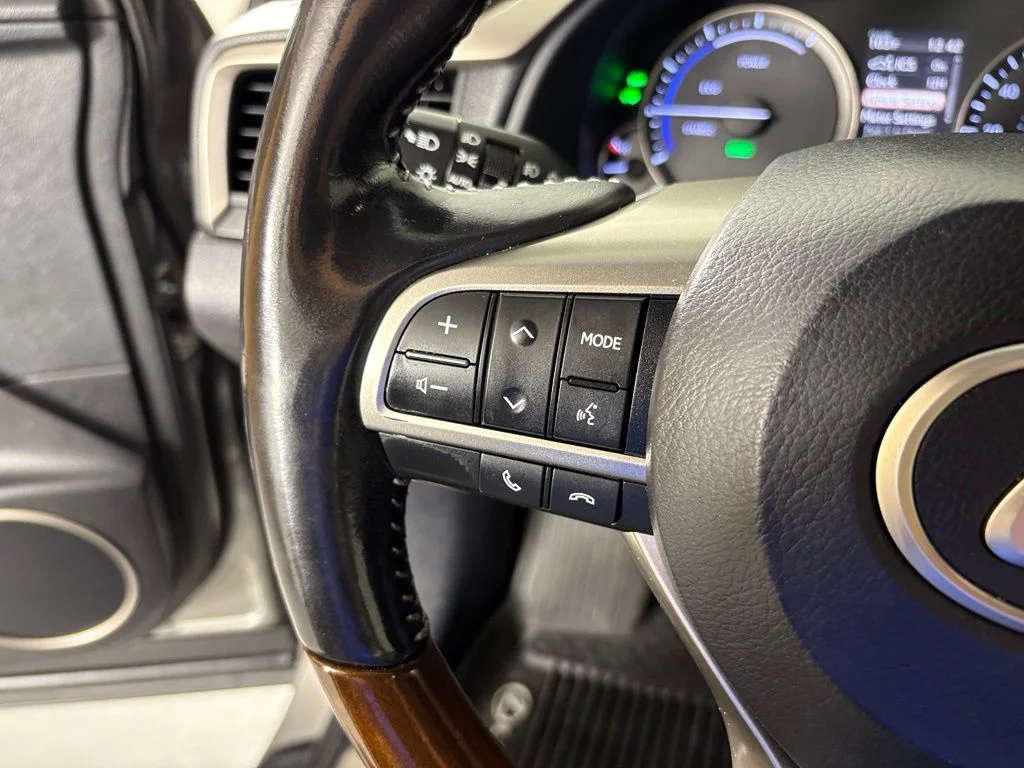 Used 2018 Silver Lexus 450hL Premium image 21