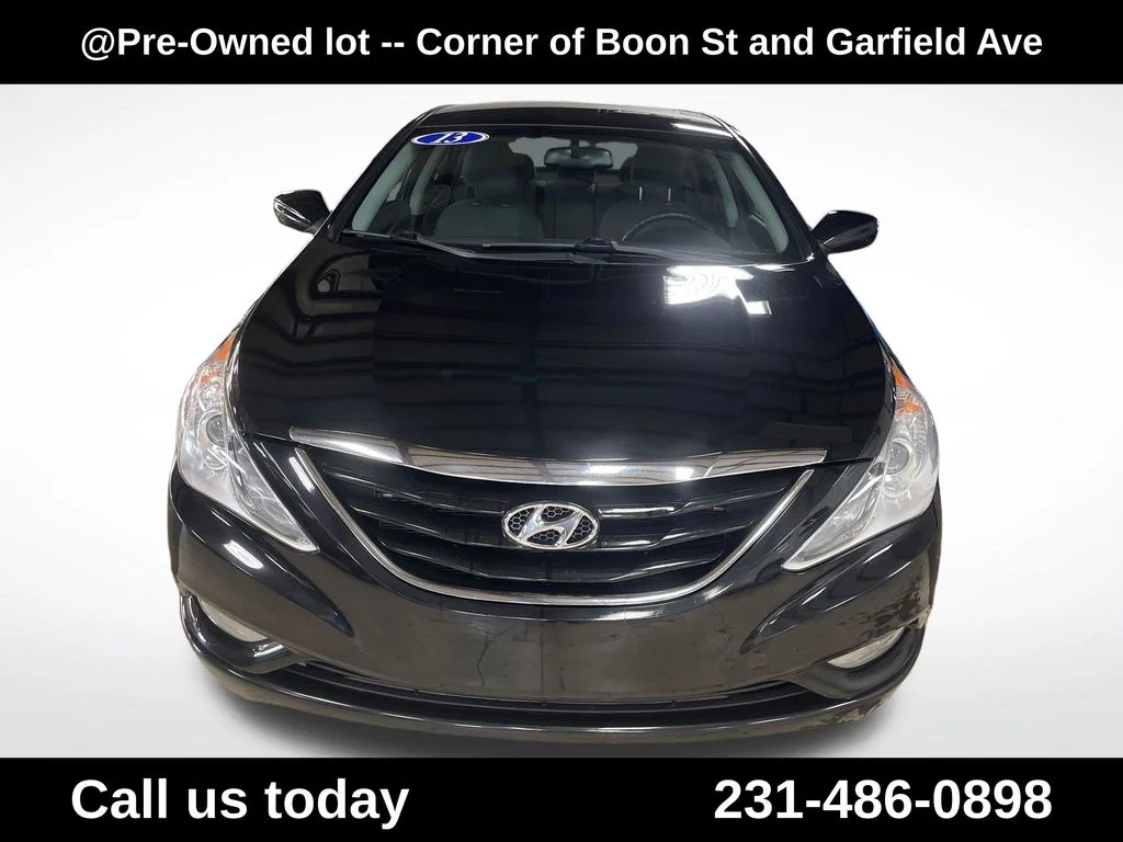 Used 2013 Black Hyundai GLS image 10