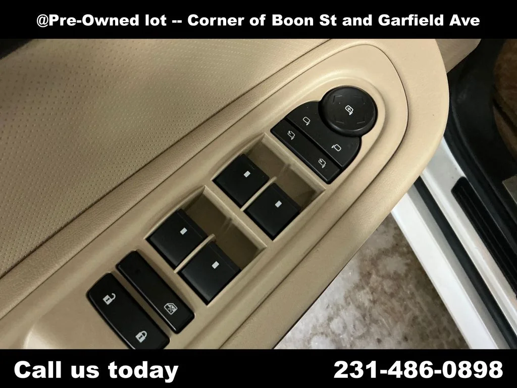 Used 2011  GMC Denali image 15