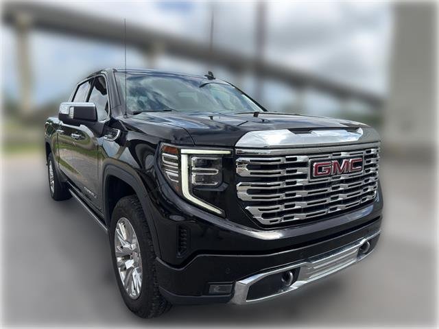 2022 GMC Sierra 4WD Crew Cab Short Box Denali's photo