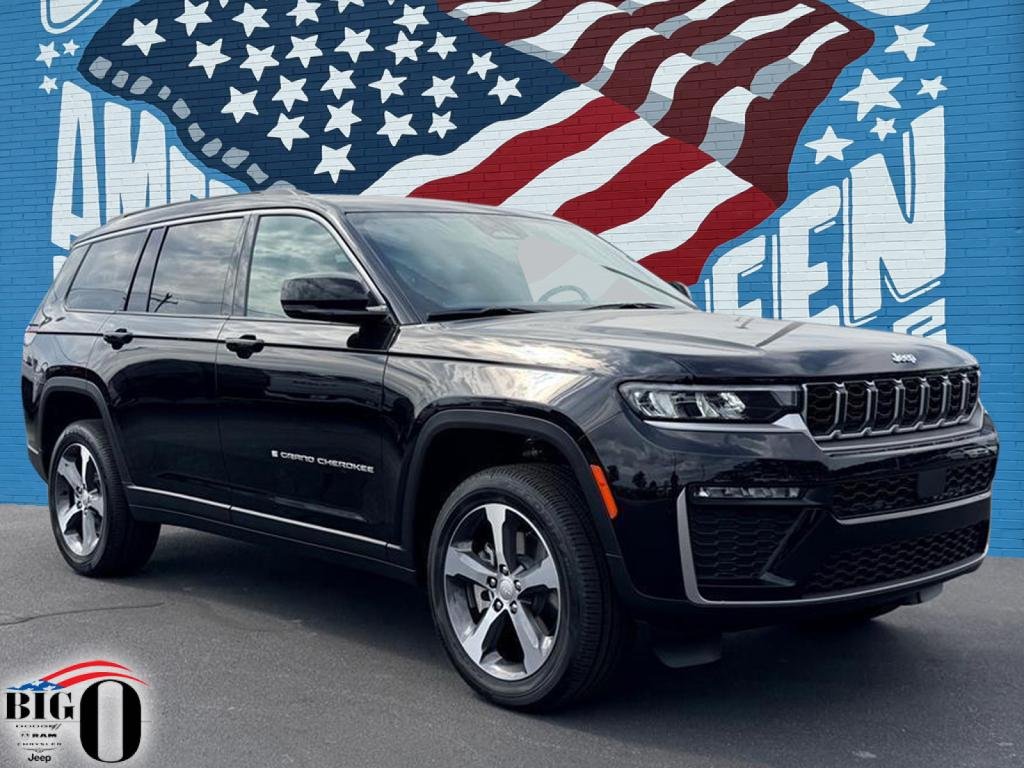 New 2026 Diamond Black Crystal Pearl-Coat Exterior Paint Jeep Limited image 1