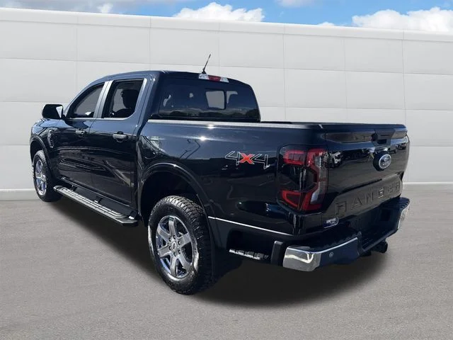 Used 2025 Black Ford XLT image 3