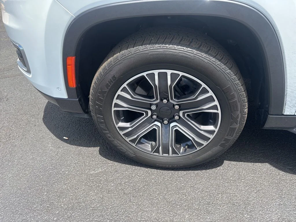 Used 2022 White Jeep Series III image 25
