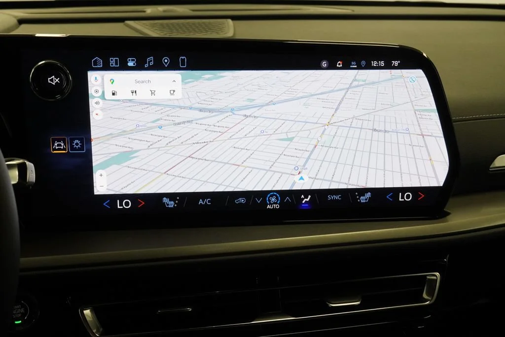 New 2027 Mosaic Black Metallic Chevrolet LT image 18