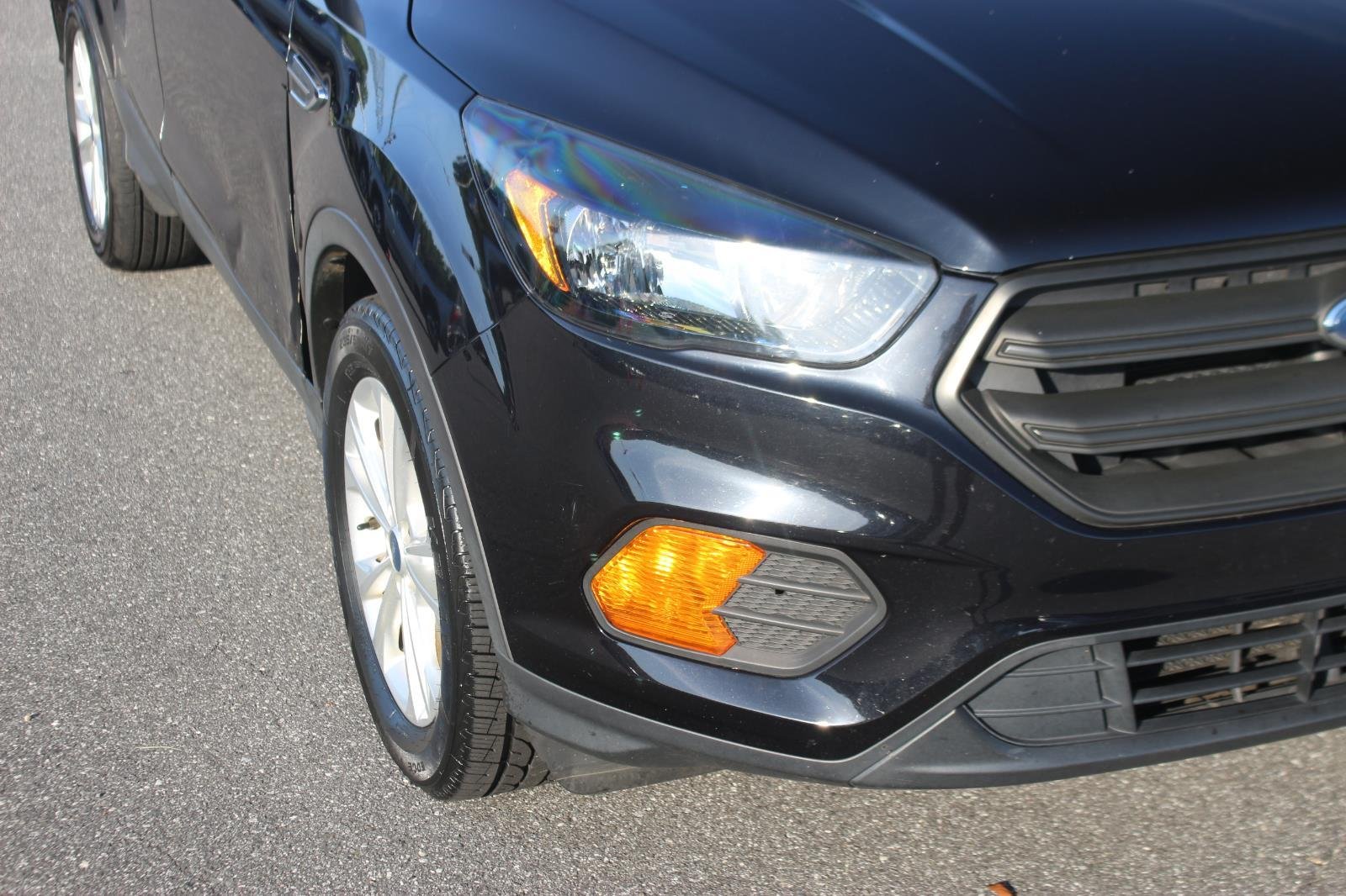 Used 2019 Black Ford S image 9
