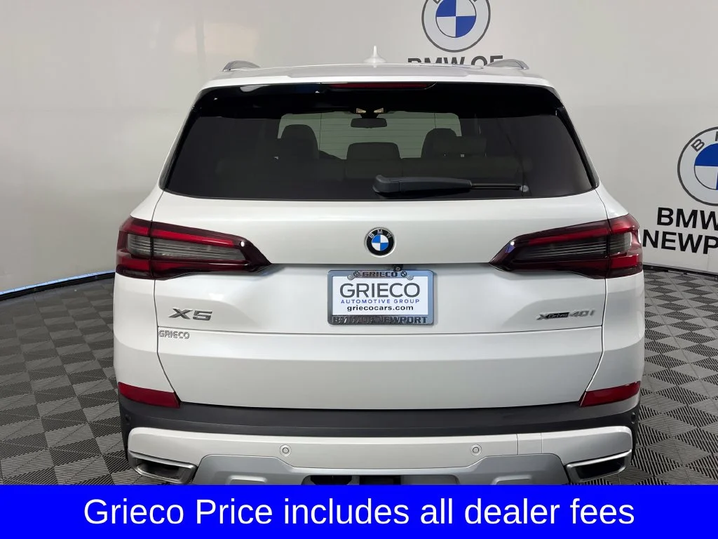 Used 2021 White Metallic BMW xDrive40i image 11