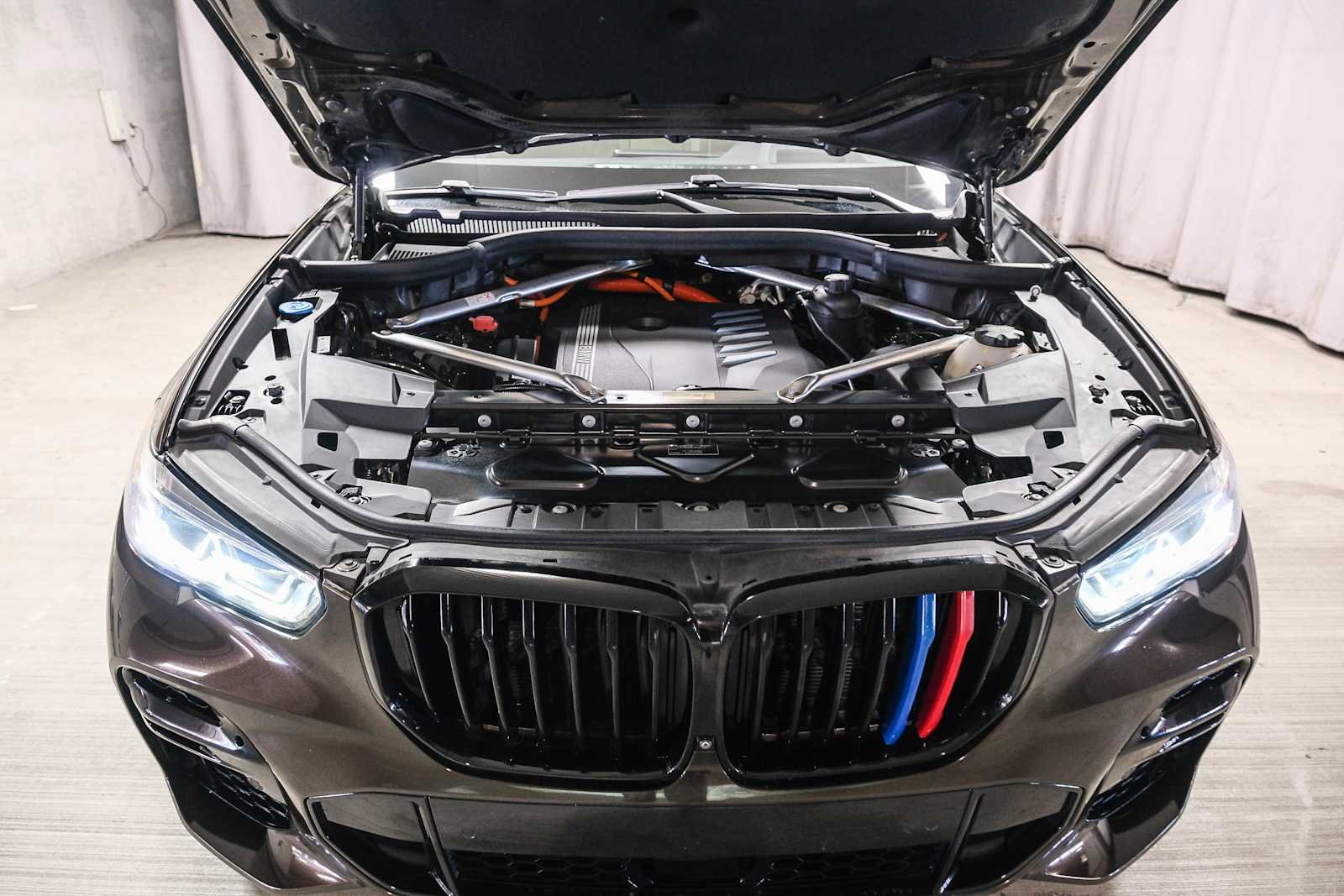 Used 2022 Sparkling Brown Metallic BMW xDrive45e image 32
