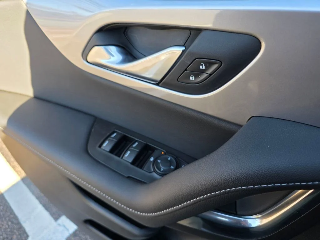 2025 Chevrolet Blazer 2LT - Photo 12