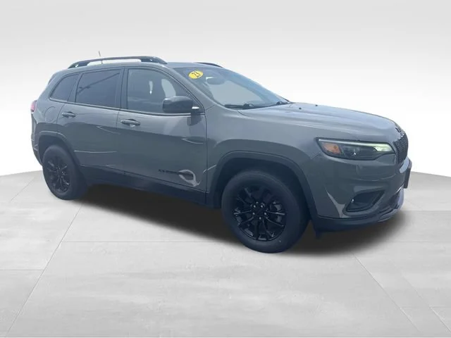 Used 2023 Gray Jeep Altitude Lux 4x4 image 8