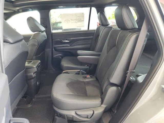 New 2026 Cement Toyota MAX Platinum image 20