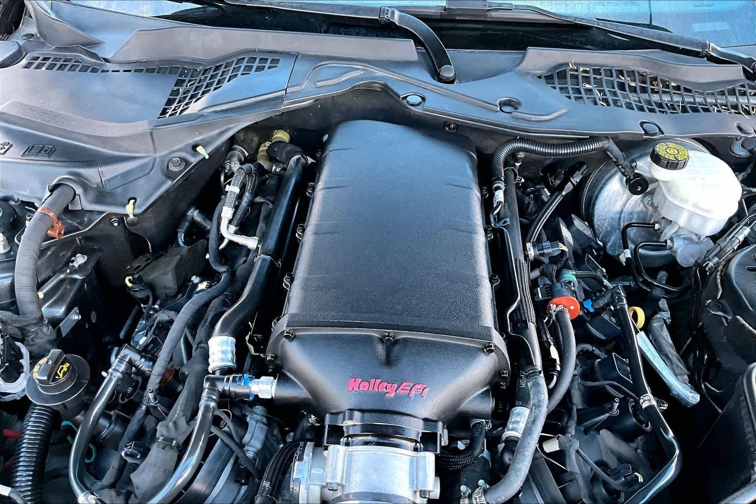 Used 2019 Magnetic Metallic Ford GT Premium image 30