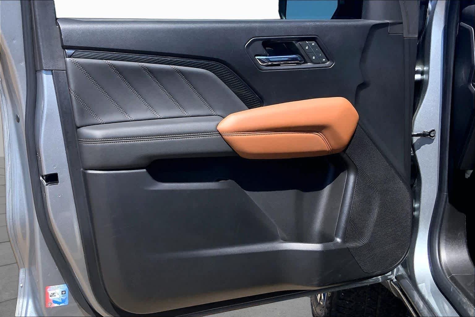 Used 2023 Sterling Metallic GMC 4WD AT4 image 22