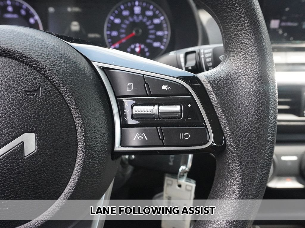 Used 2024 White Kia LXS image 3