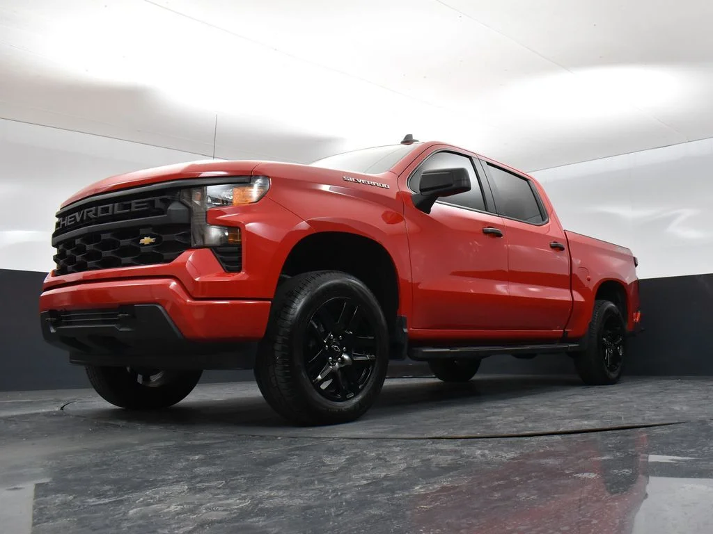 Used 2022 Red Chevrolet Custom image 33