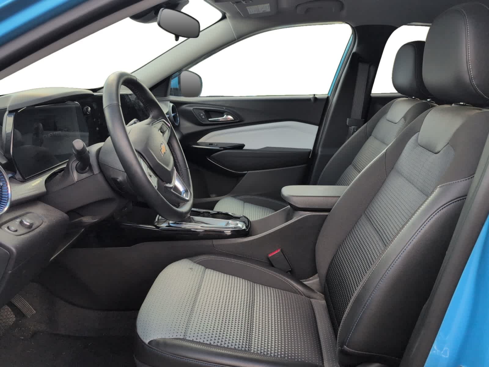 Used 2025 Marina Blue Metallic Chevrolet LT image 11