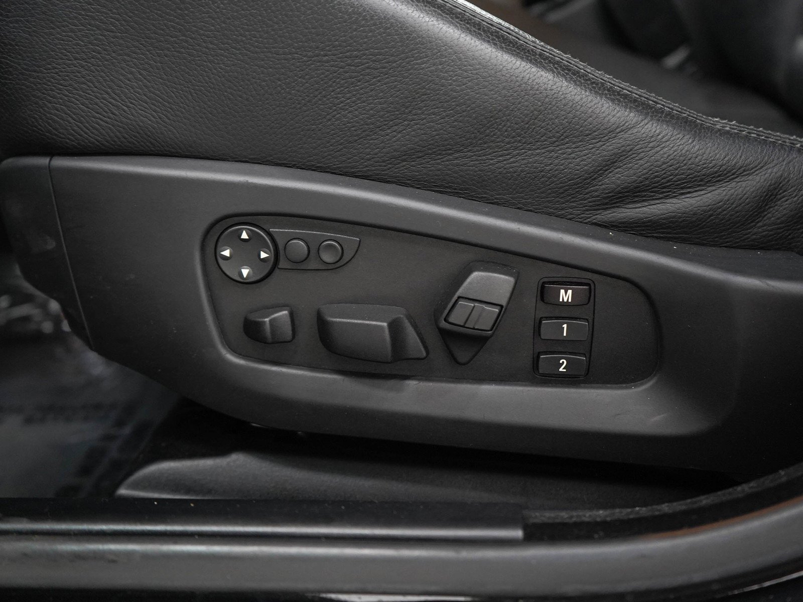 Used 2008 Black Sapphire Metallic BMW Base image 25