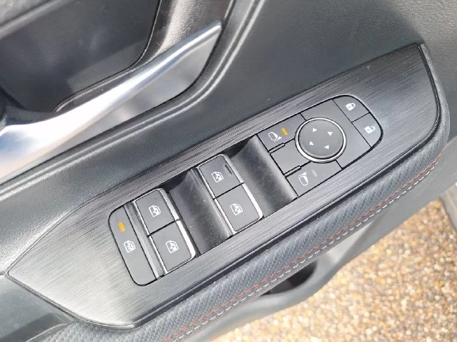 Used 2025 White Nissan SR image 12