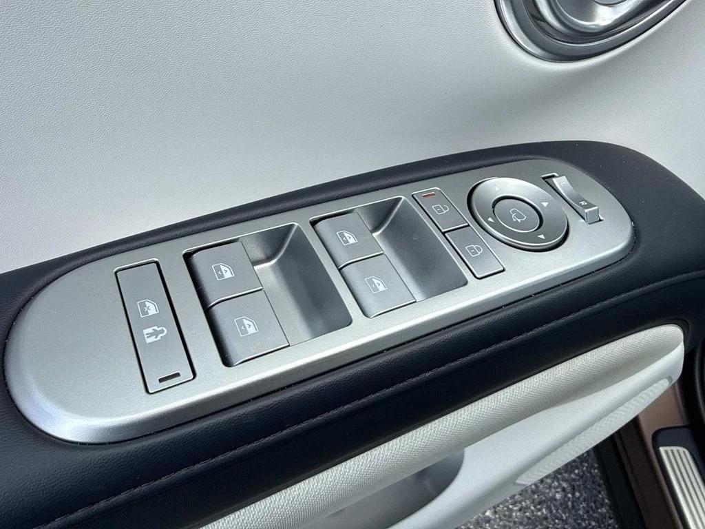 Used 2026 Brown Hyundai Calligraphy image 24