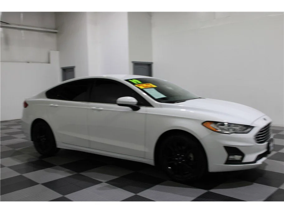 Used 2019 White Ford SE image 1