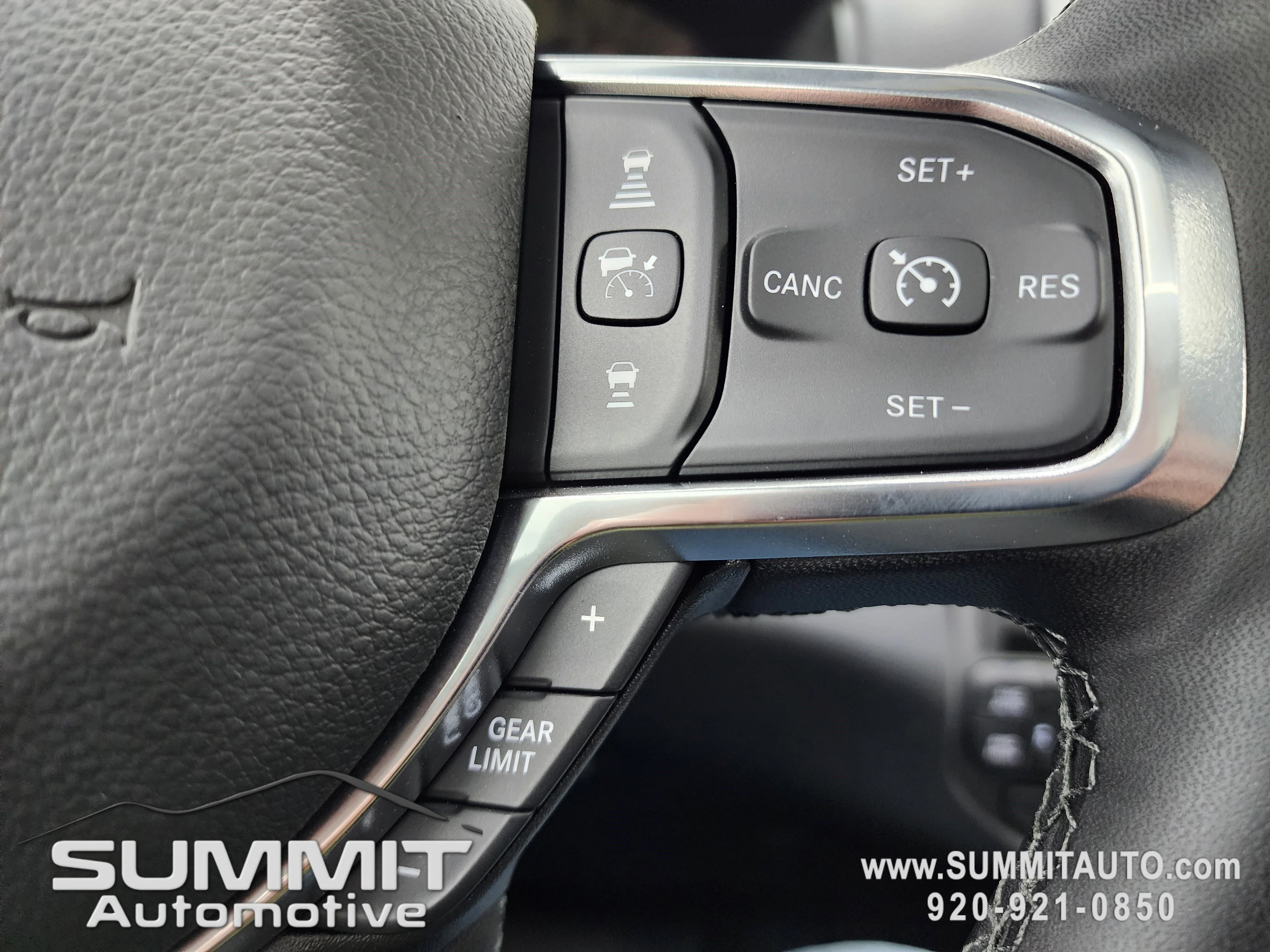 New 2026 Granite Crystal Metallic Clear-Coat Exterior Paint RAM Laramie image 19