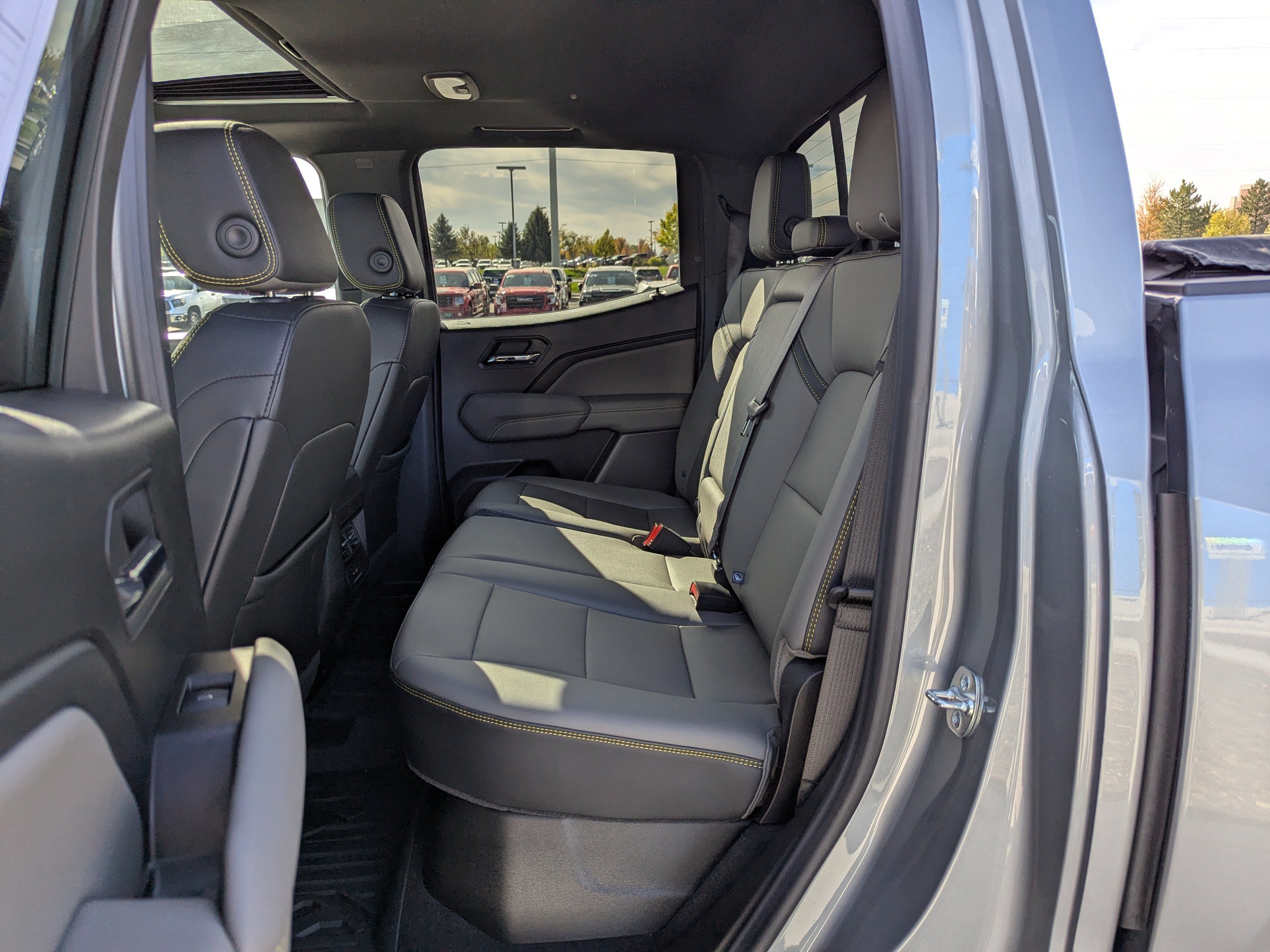 2026 Chevrolet Colorado ZR2 - Photo 34