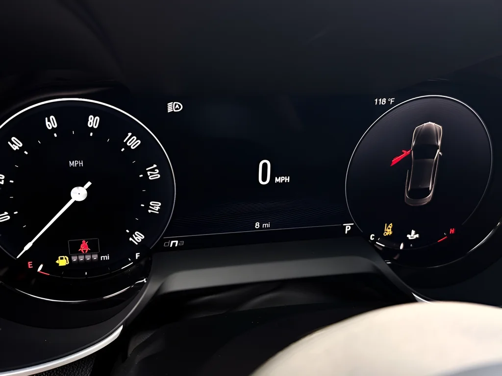 New 2026 White Alfa Romeo Base image 13