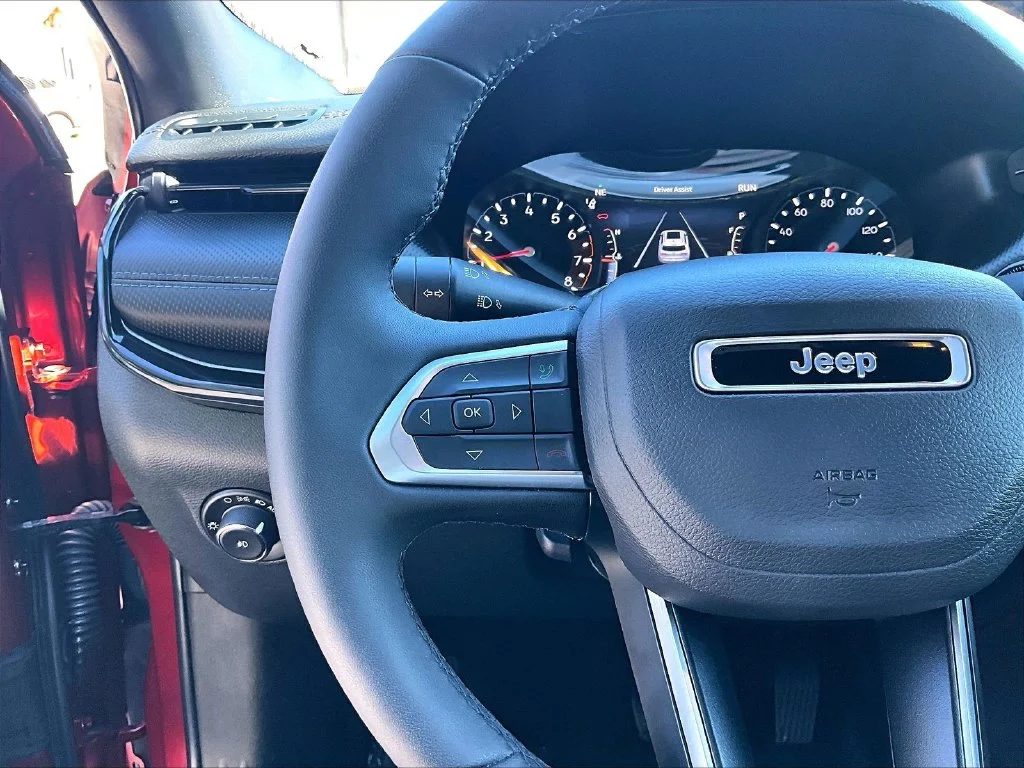 Used 2026 Red Hot Pearlcoat Jeep Limited image 23