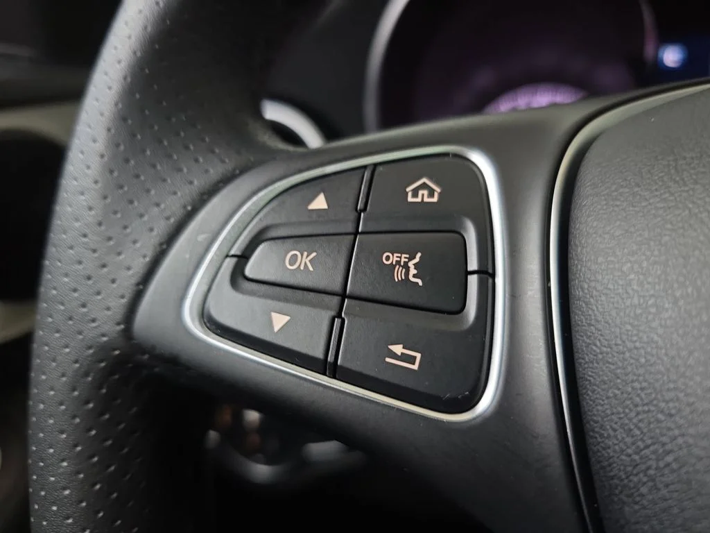 Used 2018 Polar White Mercedes-Benz C 300 image 19