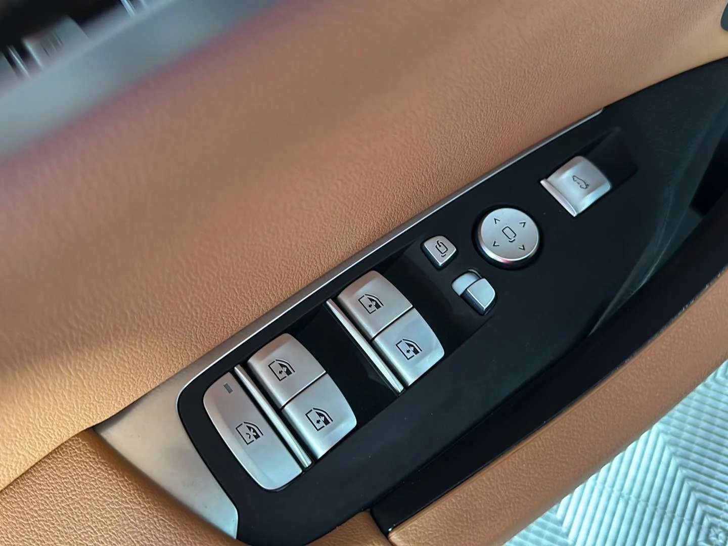 Used 2023 Dark Graphite Metallic BMW xDrive30i image 13
