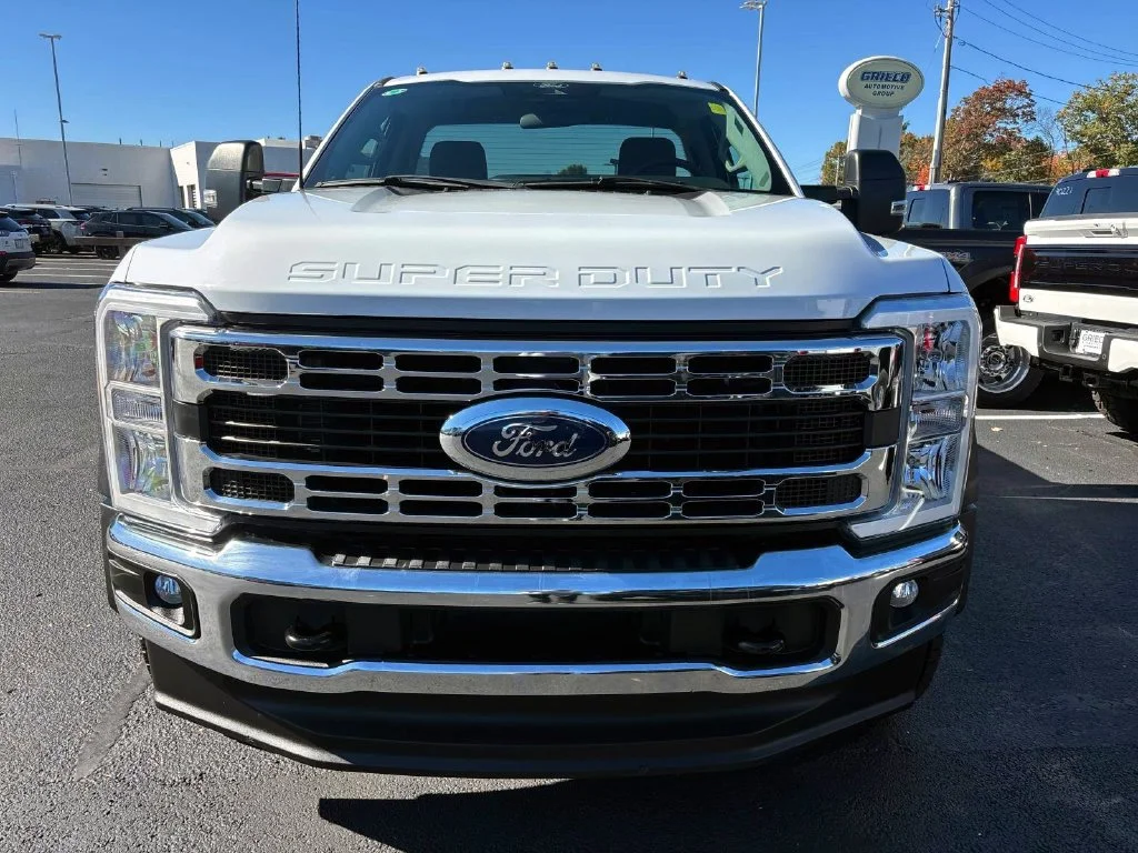 Used 2024 Oxford White Ford XLT image 7