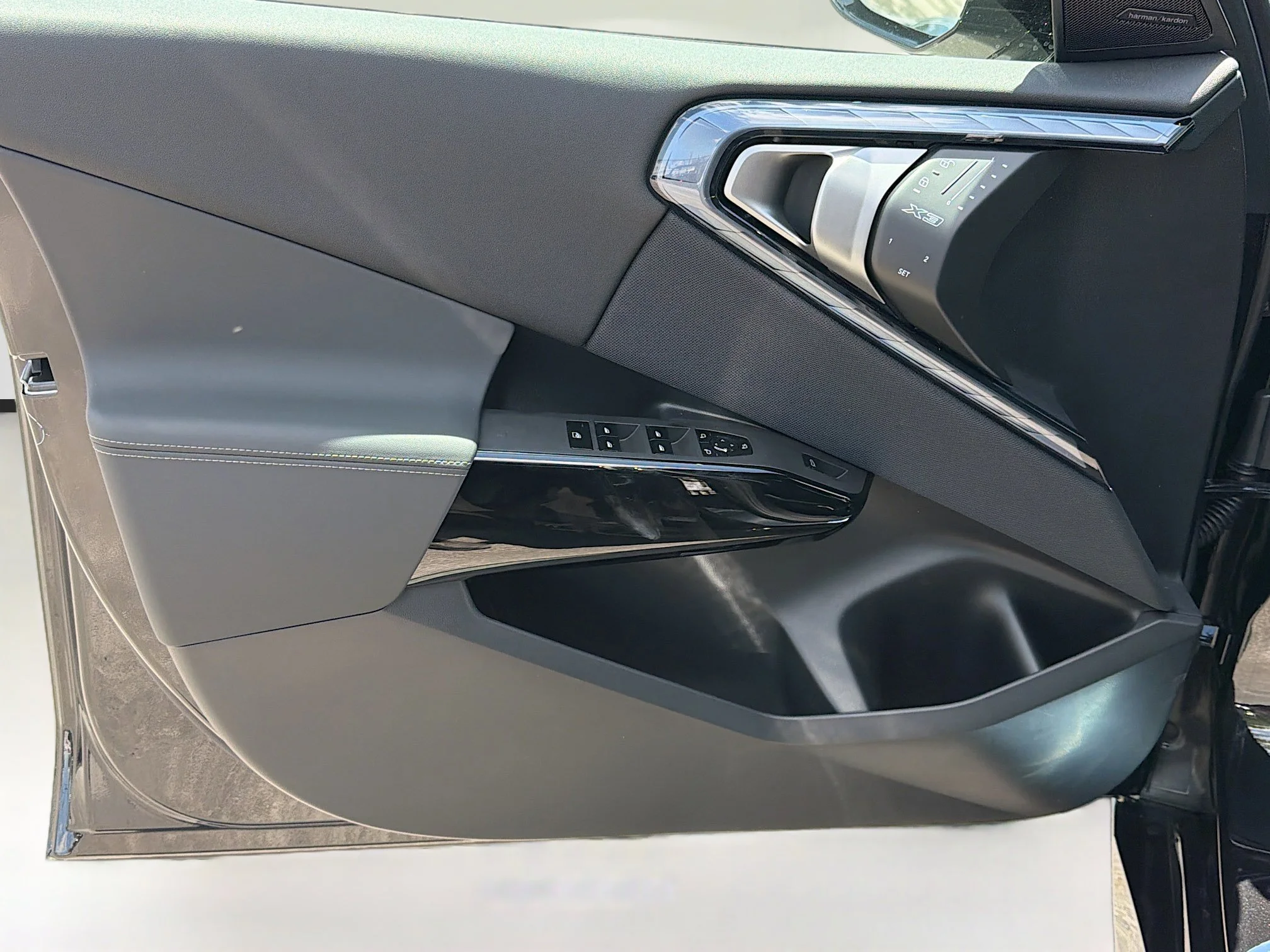 New 2026 Black Sapphire Metallic BMW 30 xDrive image 21