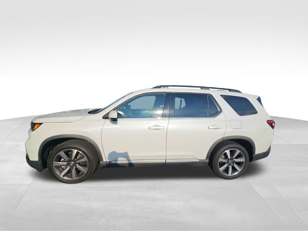Used 2023 White Honda Touring image 2