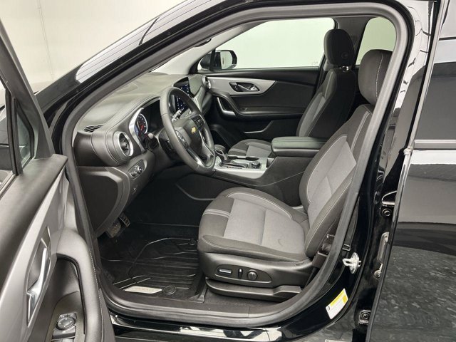 Used 2023 Black Chevrolet LT image 3
