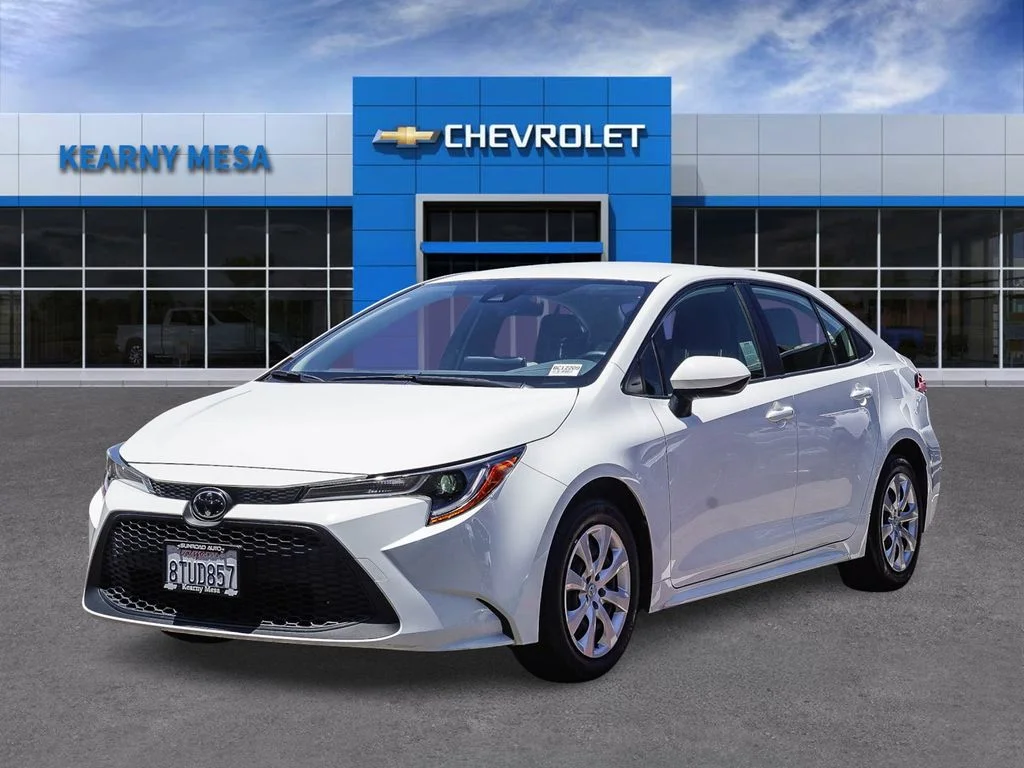 Used 2021 White Toyota LE image 3