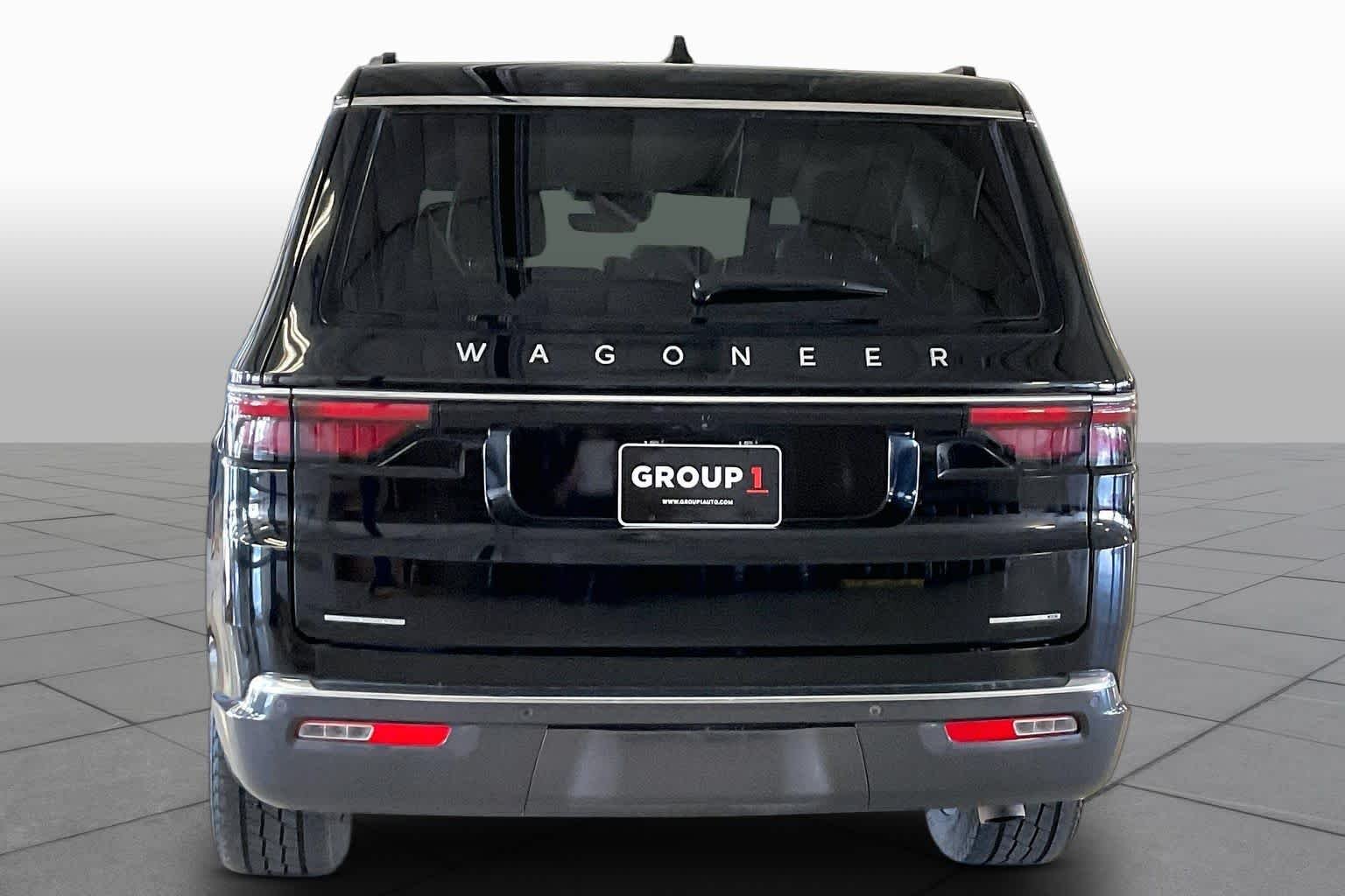 2022 Jeep Wagoneer 4