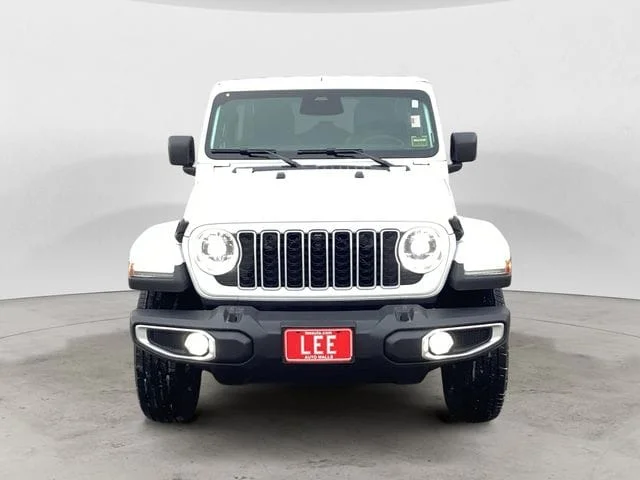 New 2026 Bright White Clearcoat Jeep 4-DOOR SAHARA image 9