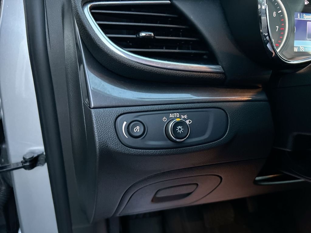 Used 2020 Silver Buick Preferred image 21