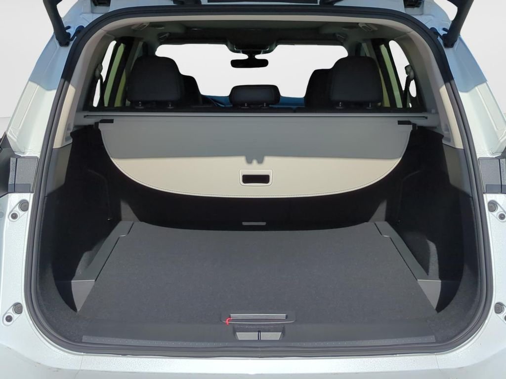 New 2026 Everest White Pearl TriCoat Nissan Dark Armor™ image 17