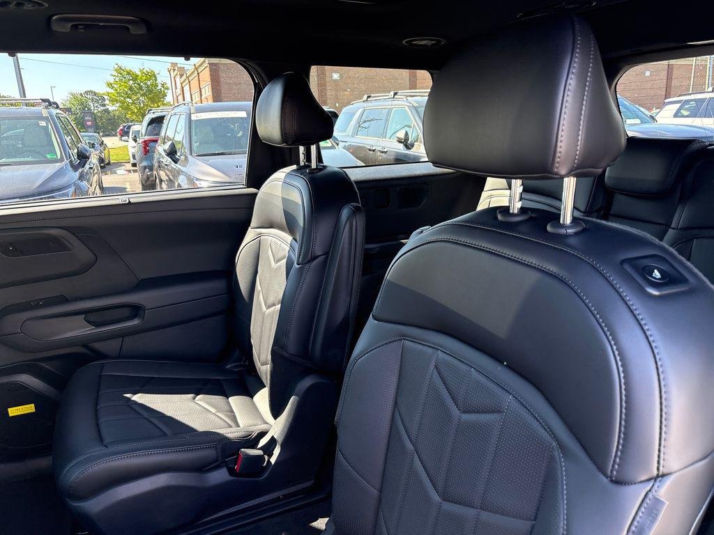New 2027 Glacial White Pearl Kia X-PRO SX image 27
