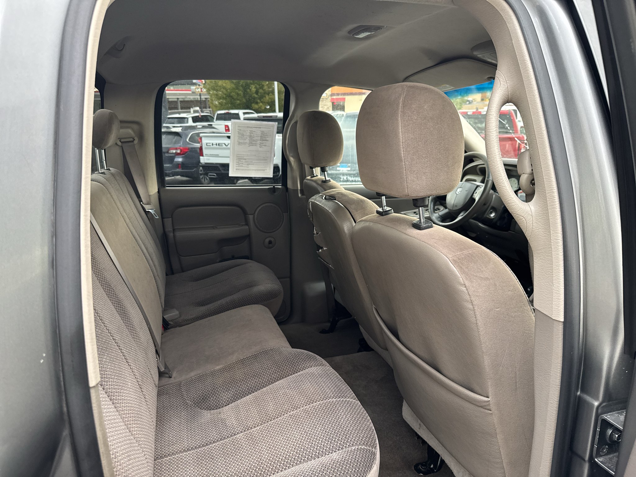 Used 2005 Gray Dodge SLT image 19