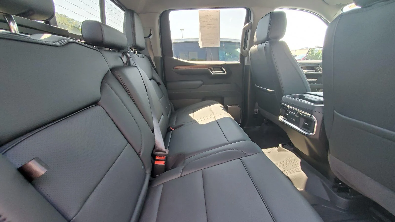 Used 2025 Onyx Black GMC Denali image 6